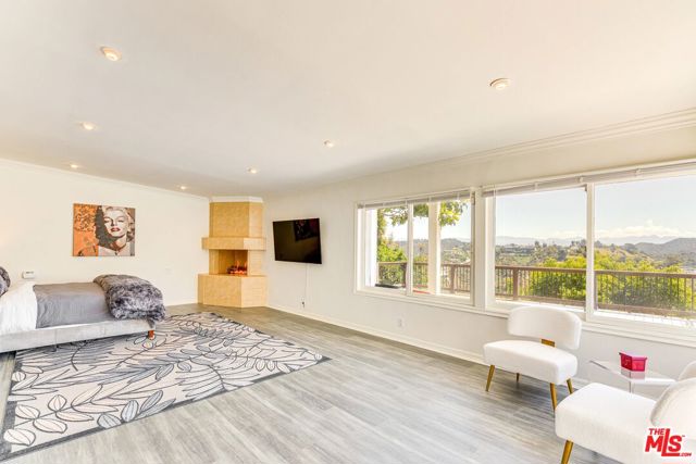 1410 Stradella Road, Los Angeles CA: https://media.crmls.org/mediaz/07f40286-0fc9-48a0-b928-4b4f73c21a5d.jpg