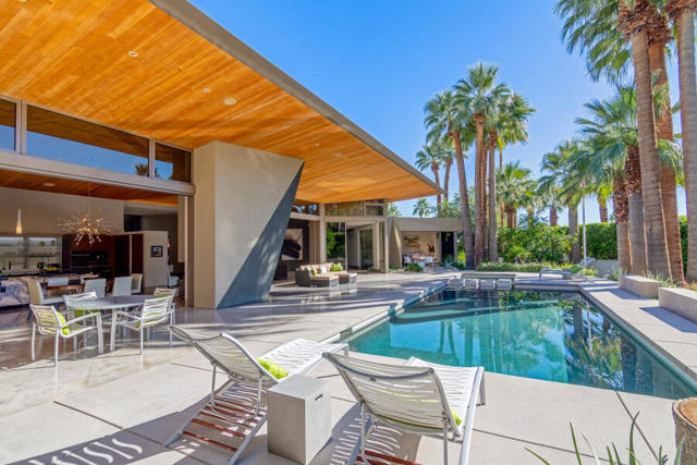 740 N Prescott Drive, Palm Springs CA: https://media.crmls.org/mediaz/07f4458d-b81d-4222-8541-b5d2e34f0cd0.jpg