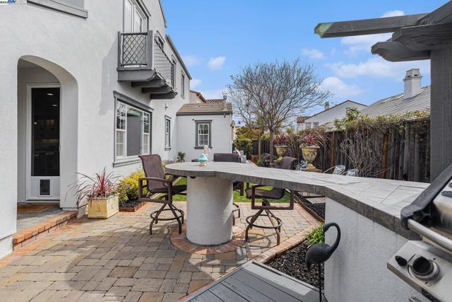 1049 S WEDGEWOOD DR, San Ramon CA: https://media.crmls.org/mediaz/07f45716-baec-4415-abe6-72ddf5b726db.jpg
