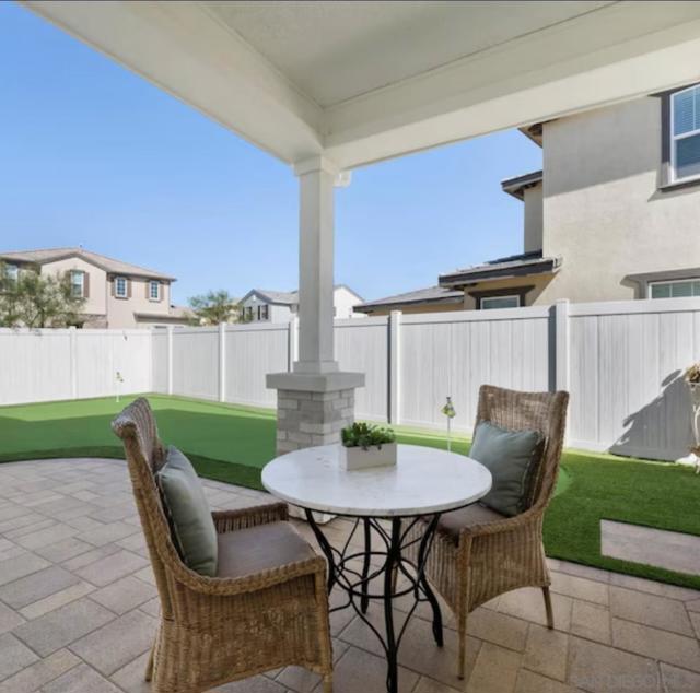 27661 Heritage Ln, Valley Center CA: https://media.crmls.org/mediaz/07f457a6-3406-428e-acbf-7a87646356e5.jpg