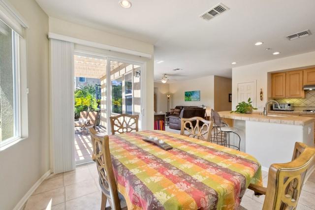 Detail Gallery Image 8 of 44 For 1752 Russet Leaf Ct, El Cajon,  CA 92019 - 5 Beds | 3 Baths