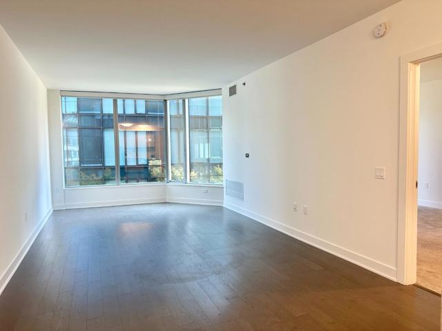 318 Main Street, San Francisco CA: https://media.crmls.org/mediaz/07f4b104-5750-4a87-a79d-8ad3f3d9eacc.jpg