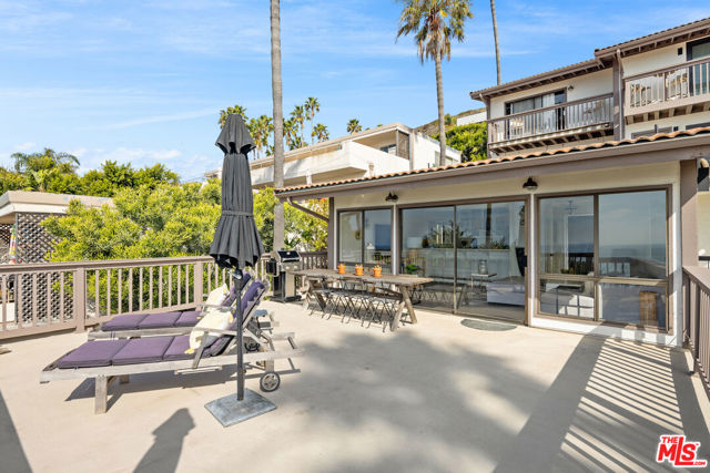 11813 Ellice Street, Malibu CA: https://media.crmls.org/mediaz/07f5ae75-8151-484d-ac0c-e33f248a0f31.jpg