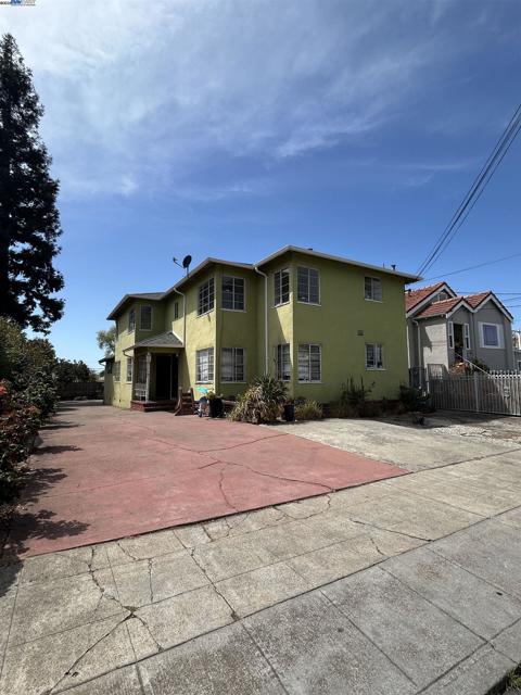 3719 Redding Street, Oakland CA: https://media.crmls.org/mediaz/07f5ba51-9404-43c4-9713-634ec8eb071f.jpg
