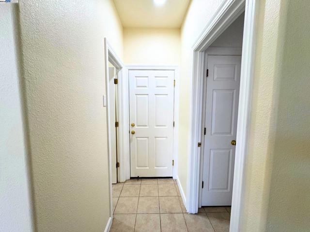 4651 Stern Dr, Merced CA: https://media.crmls.org/mediaz/07f600b7-67ae-4d06-9e52-f2d48aaa9f31.jpg