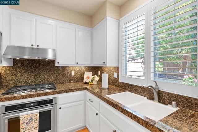 1560 Craiglee Way, San Ramon CA: https://media.crmls.org/mediaz/07f68623-020d-4aa7-9bed-4a0ff4509b63.jpg