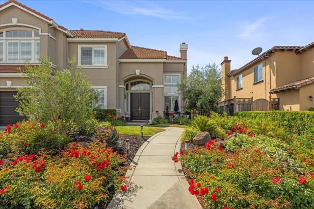 834 English Walnut Way, Morgan Hill CA: https://media.crmls.org/mediaz/07f693cf-f643-4f90-8e7a-2ef5b16212ee.jpg