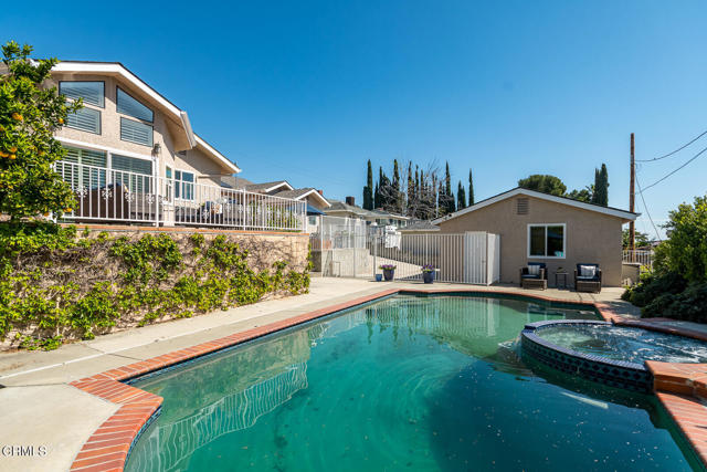 Detail Gallery Image 2 of 74 For 3550 Santa Carlotta St, Glendale,  CA 91214 - 5 Beds | 4 Baths