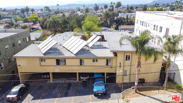 627 Coronado Terrace, Los Angeles CA: https://media.crmls.org/mediaz/07f6d45a-7fb1-4289-b27c-c8cbeaed8d1c.jpg
