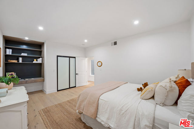 4148 Sunswept Drive, Studio City CA: https://media.crmls.org/mediaz/07f6df96-dab0-4bde-b12f-19414e650510.jpg