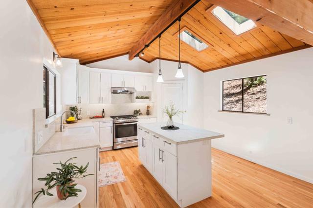 510 Warren Drive, Santa Cruz CA: https://media.crmls.org/mediaz/07f7797d-7323-43d5-834e-61a75a26a7d8.jpg