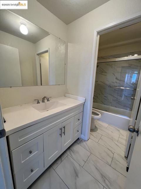 29626 Red Oak CT, Hayward CA: https://media.crmls.org/mediaz/07f7bcbe-d250-4413-8fc2-8811201a801f.jpg