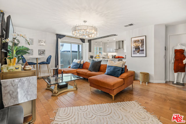 3252 Park Lane, Hawthorne CA: https://media.crmls.org/mediaz/07f7c6db-d345-49a4-b590-4b5b849227e8.jpg