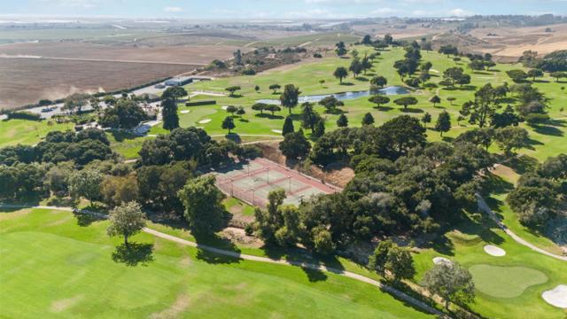 11745 Tam Oshanter Drive, Salinas CA: https://media.crmls.org/mediaz/07f886f8-d689-4d55-ad33-d3060930d7a8.jpg