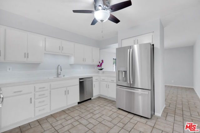 603 Racquet Club Lane, Thousand Oaks CA: https://media.crmls.org/mediaz/07f8968f-ca52-4421-9cf9-d689efc39be0.jpg