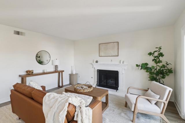 2933 Via Emerado, Carlsbad CA: https://media.crmls.org/mediaz/07f8f7b2-2bfc-456b-bc15-bc12eb14d5f0.jpg