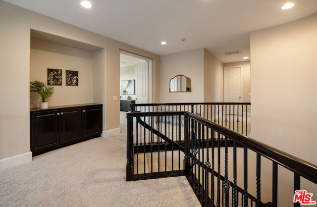 2767 Avenida De Autlan, Camarillo CA: https://media.crmls.org/mediaz/07f93756-eee3-4e95-89e3-c09881c228d2.jpg