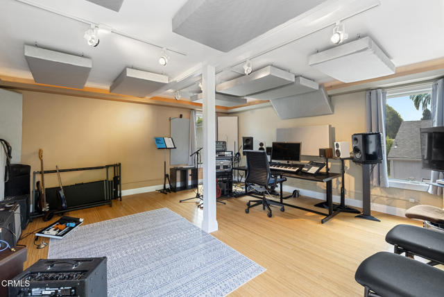 4160 Madison Avenue, Culver City CA: https://media.crmls.org/mediaz/07f942b3-fd9d-4571-a536-830e1f0272eb.jpg
