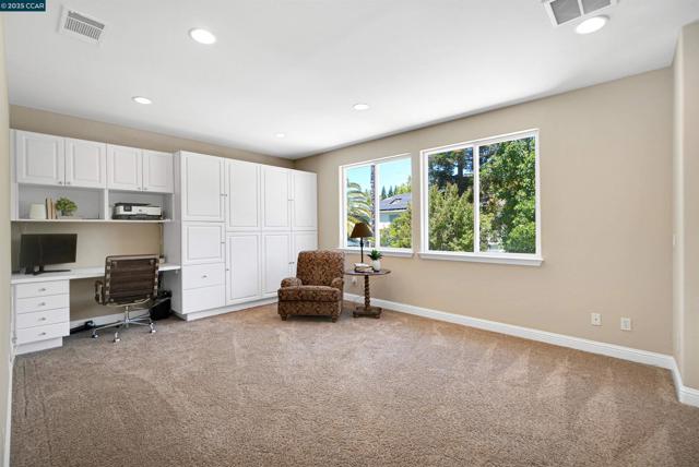 139 Shelterwood Ln, Danville CA: https://media.crmls.org/mediaz/07f946dd-c43d-42b5-90f2-bbb36ccd1c0d.jpg