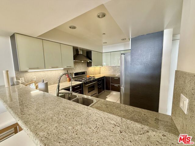 1353 North Fuller Avenue, PH2 photo 8