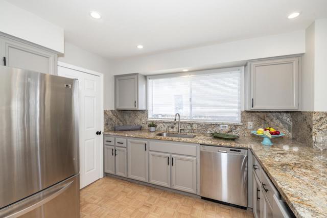 604 Waterbury, Foster City CA: https://media.crmls.org/mediaz/07f9b026-418e-4070-957e-423ce80bb853.jpg