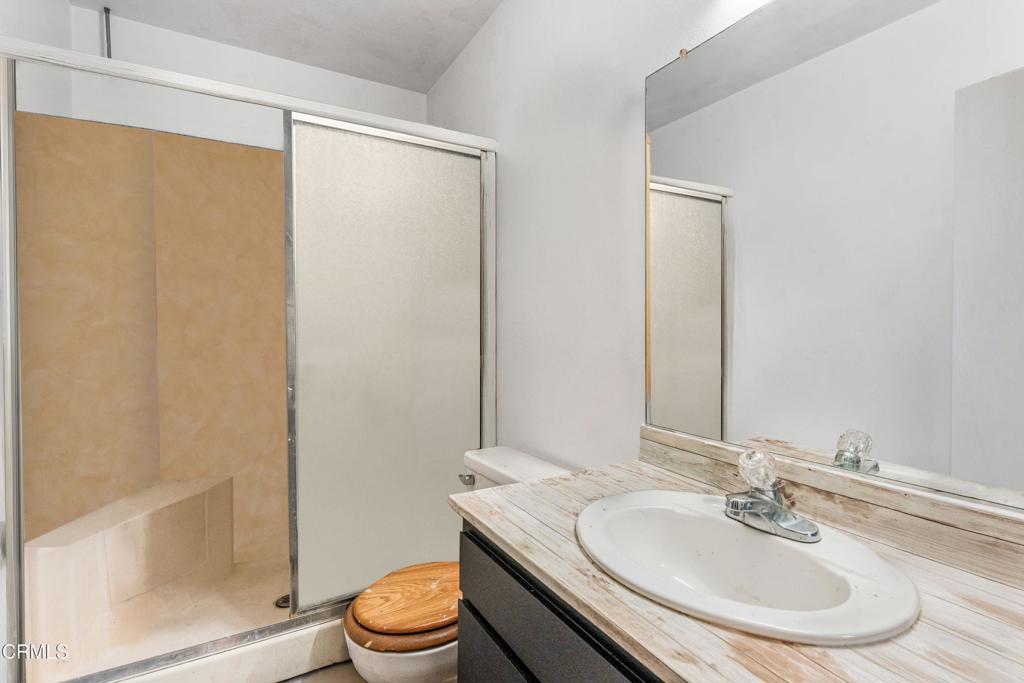 https://media.crmls.org/mediaz/07f9f716-ba30-4bd9-ba9d-9503880ba23e.jpg?preset=X-Large
