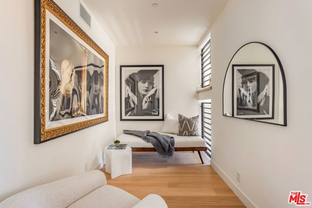 919 1/2 Hilldale Avenue, West Hollywood CA: https://media.crmls.org/mediaz/07fa093b-7783-4e06-9fd2-fc1573e73718.jpg