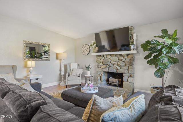 Detail Gallery Image 2 of 36 For 2337 Woodpecker Ave, Ventura,  CA 93003 - 4 Beds | 2 Baths