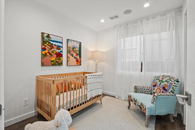 1300 2nd Avenue, San Mateo CA: https://media.crmls.org/mediaz/07fa2f5f-7270-41d1-bfdd-1c6ffdc9403c.jpg