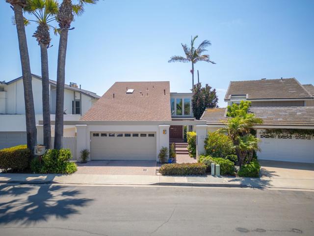 54 Half Moon Bend, Coronado CA: https://media.crmls.org/mediaz/07fa7d01-d629-4261-8f01-81803112e7f6.jpg