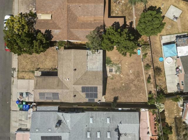10181 Mayor Circle, San Diego CA: https://media.crmls.org/mediaz/07fac411-8d63-44c1-8fdb-91dfa00ebb43.jpg