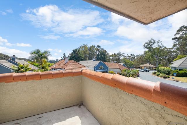 2818 Forest View Way, Carlsbad CA: https://media.crmls.org/mediaz/07fb0069-de95-4225-99c7-56e14940090a.jpg