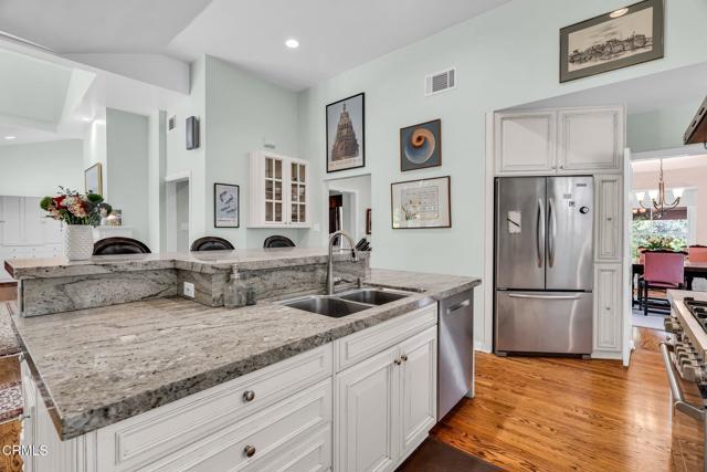 1313 E Palm Street, Altadena CA: https://media.crmls.org/mediaz/07fb1437-6523-403d-aec1-bdd29faae276.jpg