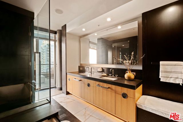 1155 S Grand Avenue, Los Angeles CA: https://media.crmls.org/mediaz/07fba030-0fee-4008-a9af-dd12ea6d68ba.jpg