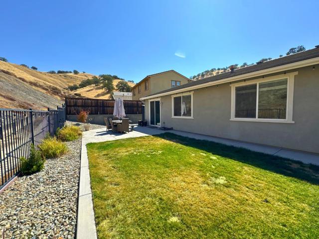 9077 Golf Canyon Drive, Patterson CA: https://media.crmls.org/mediaz/07fbba77-47ca-4a42-a145-e8ad5cee7a26.jpg