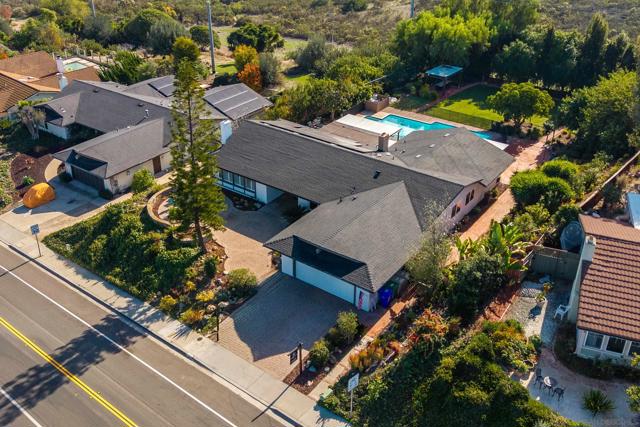 6641 Murray Park Dr, San Diego CA: https://media.crmls.org/mediaz/07fbc13f-d110-4e1e-96d6-f3a5cd718056.jpg