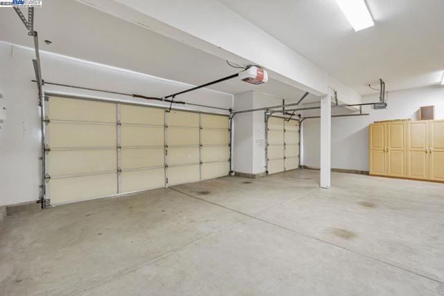 5391 Fernbank Dr, Concord CA: https://media.crmls.org/mediaz/07fcd2ff-5d8a-48ea-8683-a8983761975f.jpg