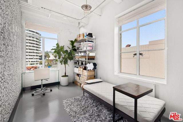 6253 Hollywood Boulevard, Los Angeles CA: https://media.crmls.org/mediaz/07fe2d8b-a2fd-4fab-aa53-028740d7cb9f.jpg