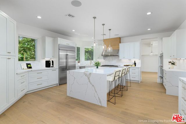 4929 Lakeview Canyon Road, Westlake Village CA: https://media.crmls.org/mediaz/07fe3d01-2a4f-4e38-9154-751dc9ded4c3.jpg