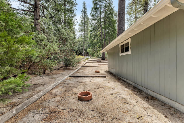 54640 Marian View Drive, Idyllwild CA: https://media.crmls.org/mediaz/07fe5afd-bca5-455f-9778-d5b6ae7e3441.jpg