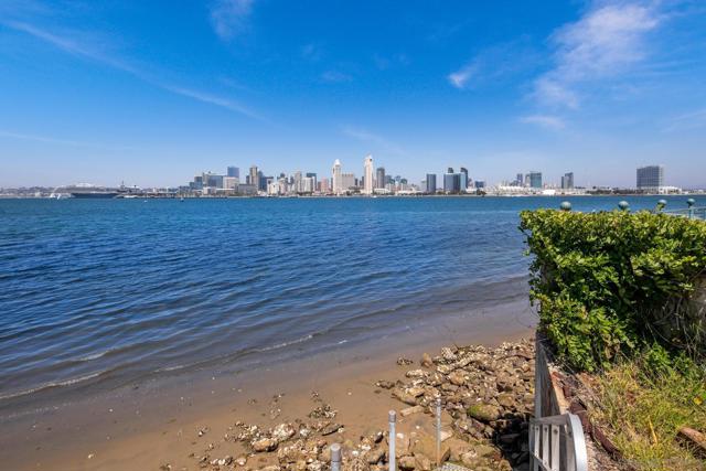 515 1st St, Coronado CA: https://media.crmls.org/mediaz/07fe5e77-4307-4070-855d-c7cc150ace1b.jpg