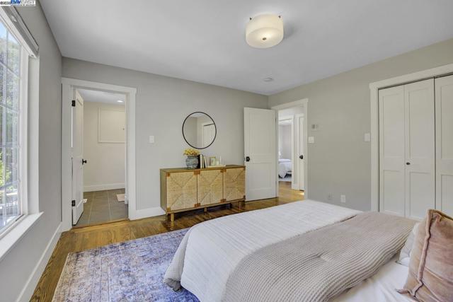 382 Castello Rd, Lafayette CA: https://media.crmls.org/mediaz/07feae37-cc0c-42ad-8446-9e741ad3fb5a.jpg