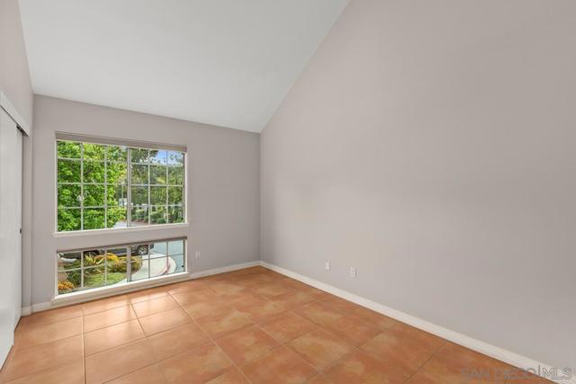 3762 Balboa Terrace Unit B, San Diego CA: https://media.crmls.org/mediaz/07ff7228-8bbd-4f90-bc3c-2435164be130.jpg