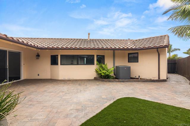 5602 Ladybird Lane, La Jolla CA: https://media.crmls.org/mediaz/07ff796e-6225-4740-9d4b-723b1a326315.jpg