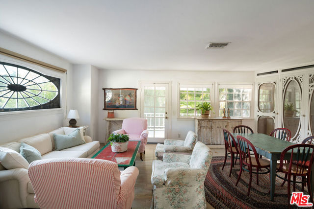 2020 Coldwater Canyon Drive, Beverly Hills CA: https://media.crmls.org/mediaz/07ffb4c8-a184-4fb8-9235-4dbcafc64cfa.jpg