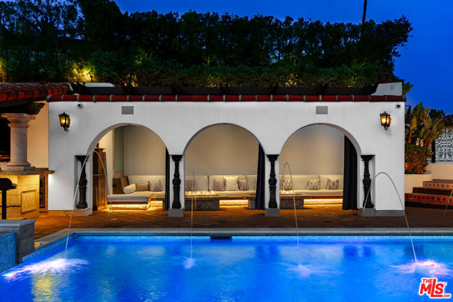 330 Kempton Road, Glendale CA: https://media.crmls.org/mediaz/07ffd435-643b-45f7-83b4-2d9fb4ef966f.jpg