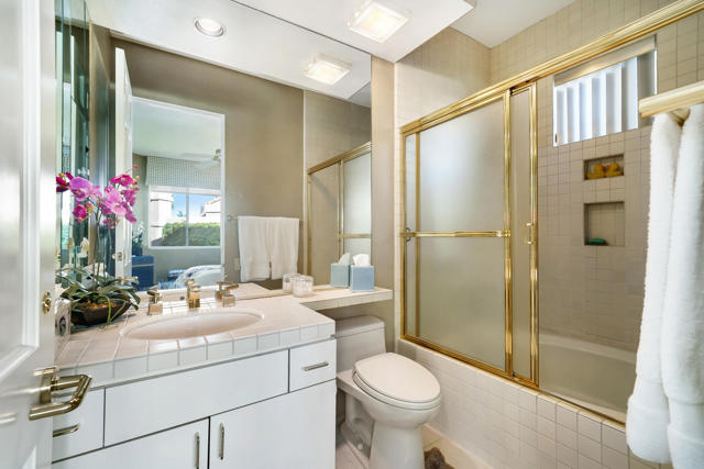 75273 Spyglass Drive, Indian Wells CA: https://media.crmls.org/mediaz/080019af-d8e2-4f5b-9471-ae5efd79ccd1.jpg