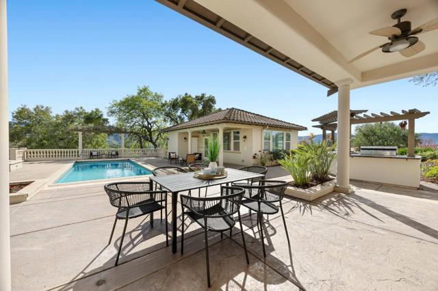 2342 Hoya Lane, Gilroy CA: https://media.crmls.org/mediaz/08004564-7fc2-4787-a666-40a8dd310ba5.jpg