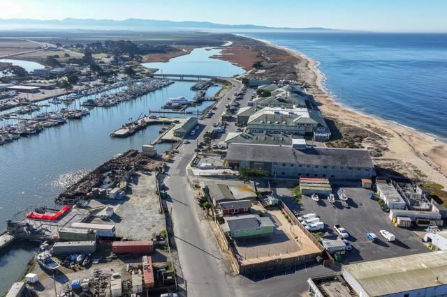 7550 Sandholdt Road, Moss Landing CA: https://media.crmls.org/mediaz/080076d0-ebd1-402a-a4d2-0797e58b59d9.jpg