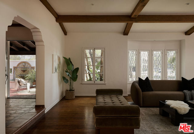 6401 San Vicente Boulevard, Los Angeles CA: https://media.crmls.org/mediaz/0800b5a8-c369-4cf3-b617-b19bf0851c91.jpg